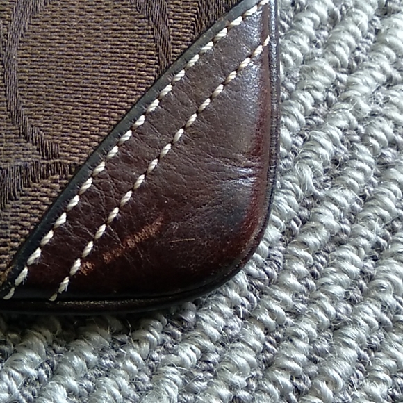 Coach brown small wristlet - Picture 4 of 10